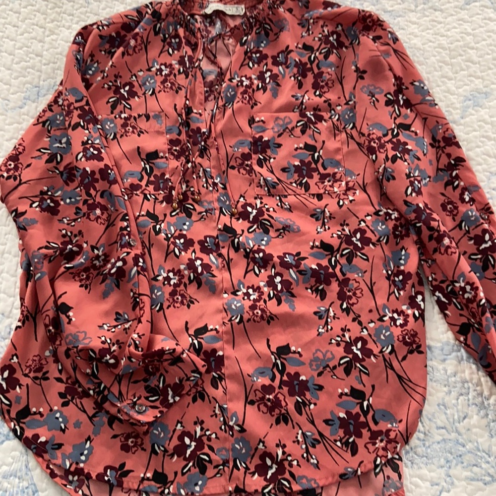 Abercrombie & Fitch. Size small women’s. 100% polyester shirt.